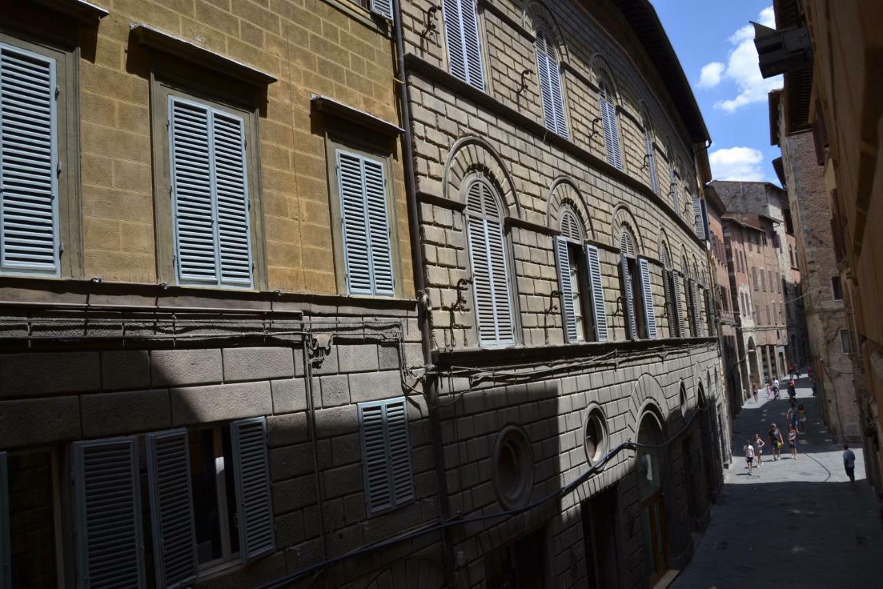 Dimora Storica - Palazzo Barabesi Lägenhet Siena Exteriör bild